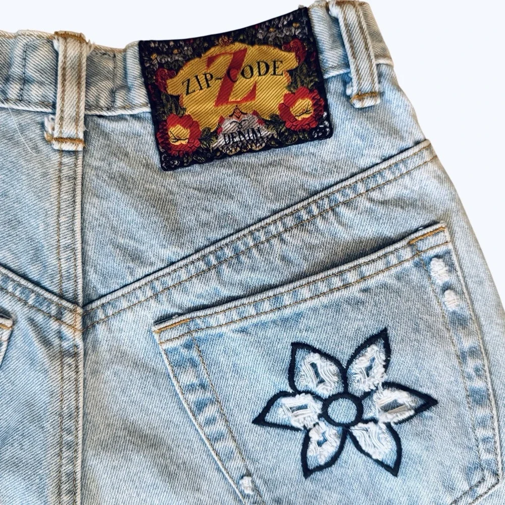 Vintage High Rise Zip Code Mom Jeans Sz 5/6 Distressed Embroidered Flowers Y2K